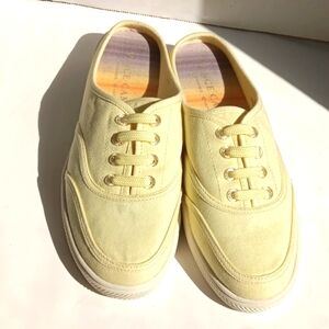 VINCE CAMUTO YELLOW & WHITE MEMORY FOAM CANVAS SNEAKERS SIZE 6